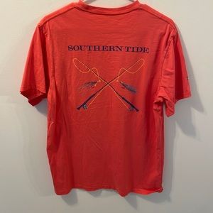 Salmon colored Southern Tide T shirt. EUC